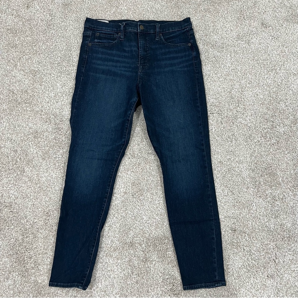 Dark Wash Women's Skinny Jeans